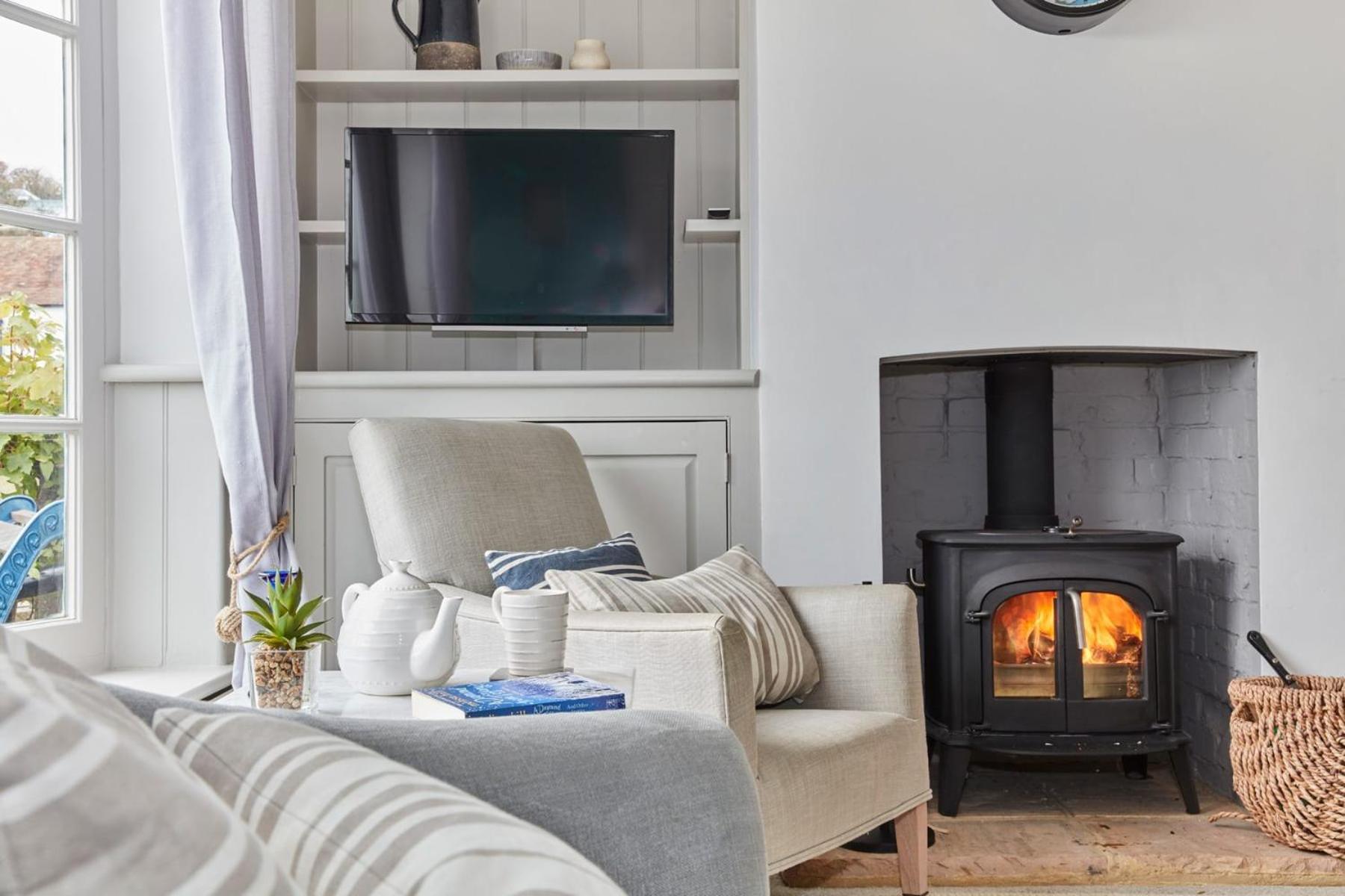 Bosun Cottage - Boutique Retreat On The Beach Deal Exterior photo